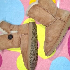 UGG Australia Bailey Button Boots Chestnut Brown SZ 7W